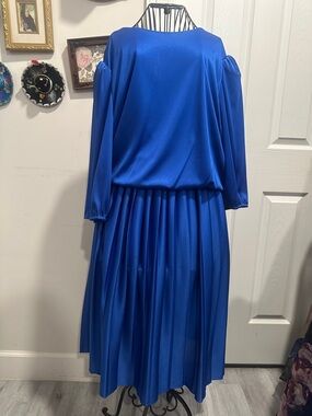 Elegant Royal Blue Pleated Women’s Dress